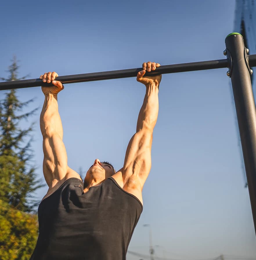 Базовые упражнения на турнике для начинающих